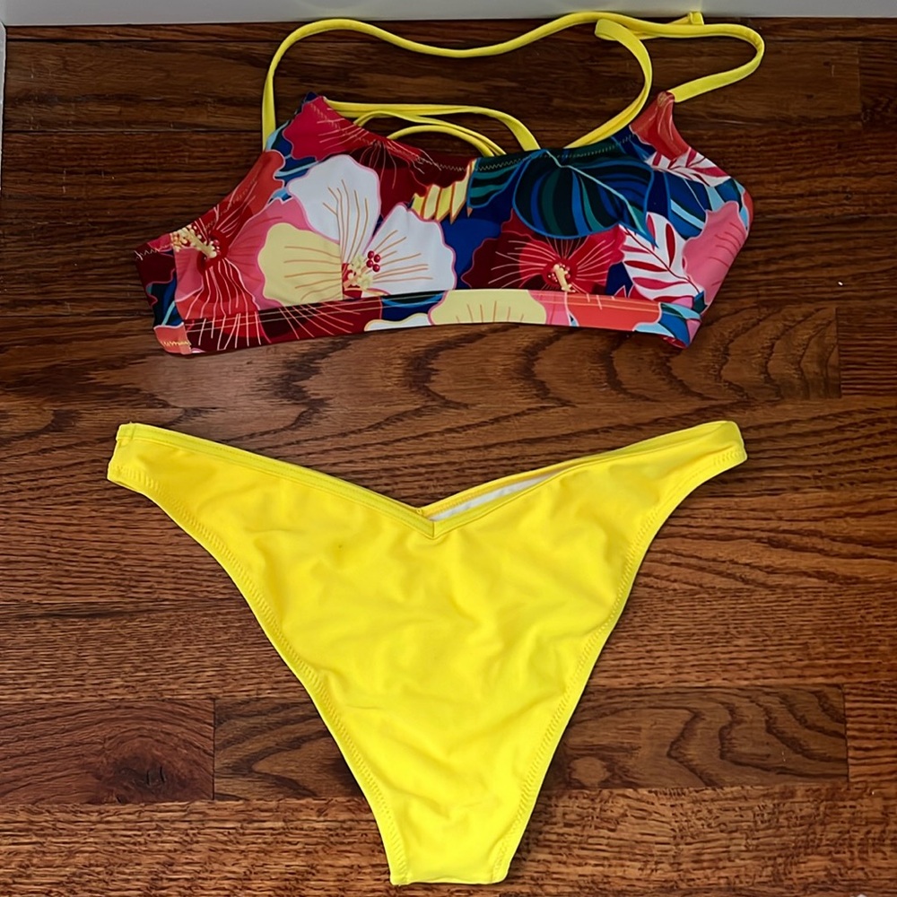 Cupshe M women’s cheeky bottom bathing suit